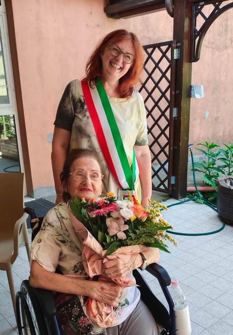Gli auguri per i 101 anni di Luciana Bertozzi 17-07-2024