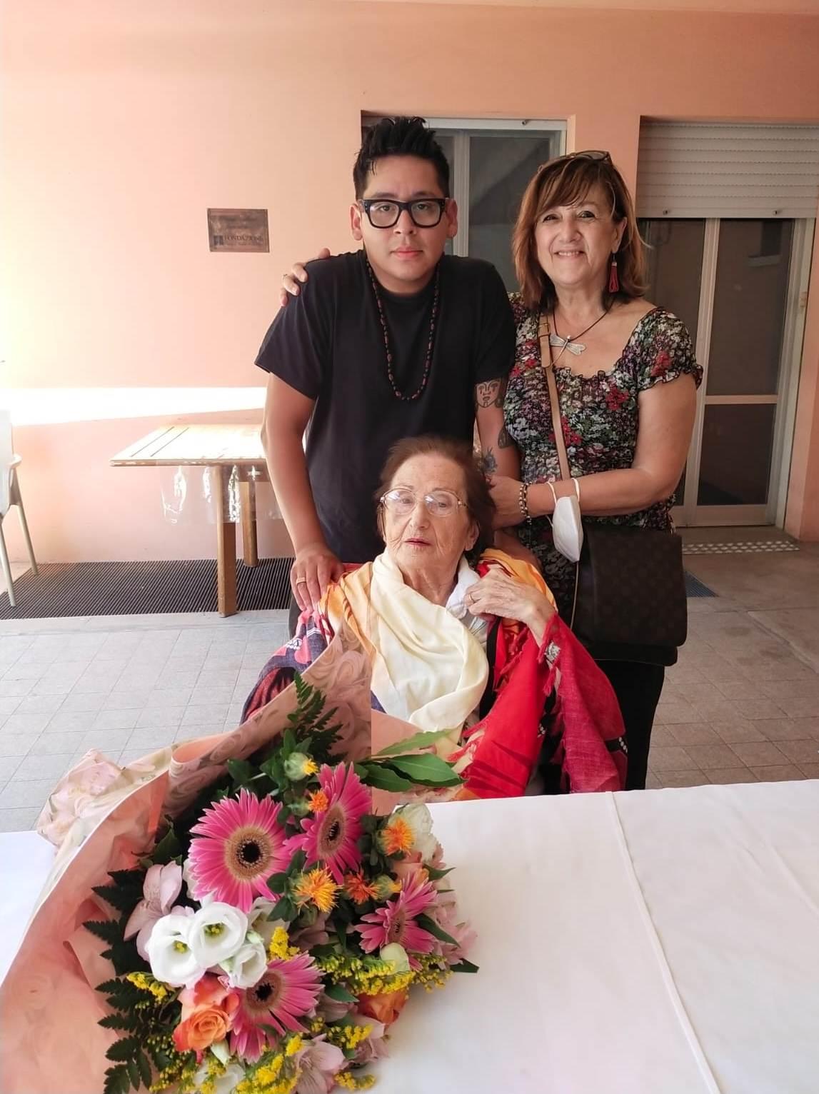 Gli auguri per i 101 anni di Luciana Bertozzi 17-07-2024