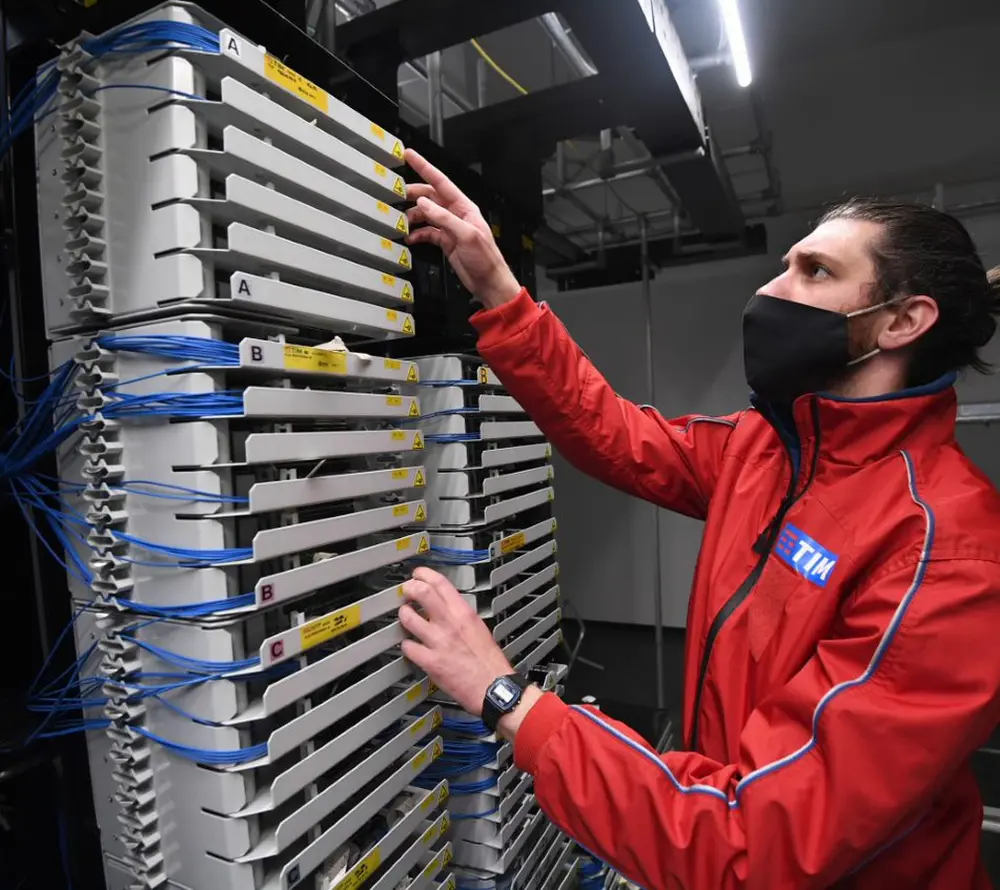 TIM attraverso FiberCop porta la fibra ottica ultraveloce a Castel San Pietro Terme