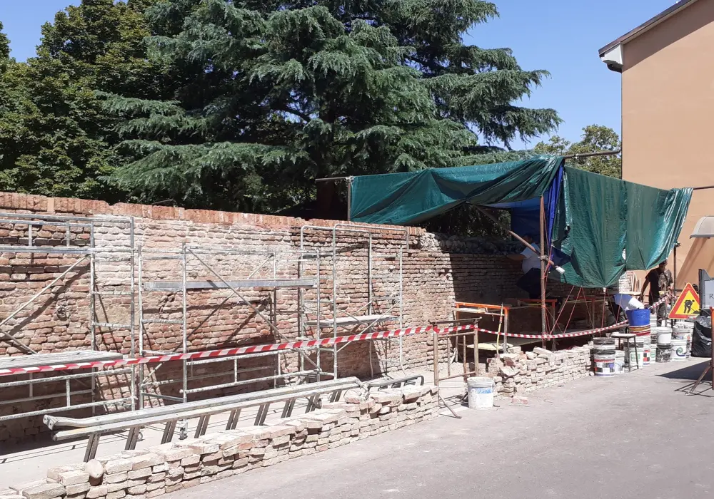 Continua il restauro delle mura storiche di Castel San Pietro Terme