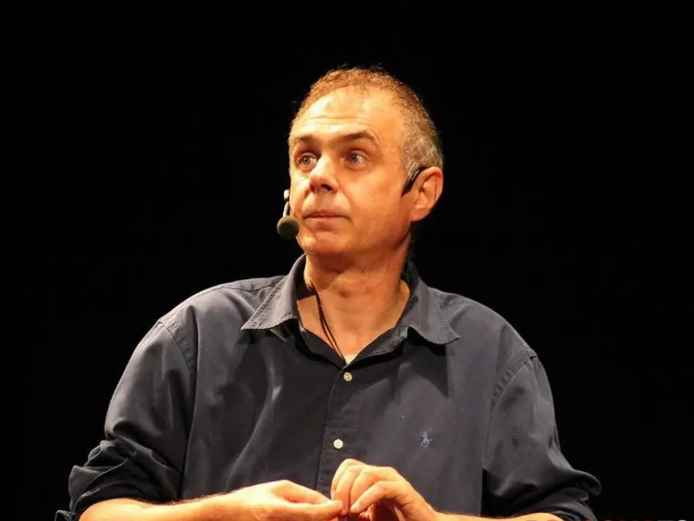 Risate al Cassero sabato 1 con Davide Dalfiume in “La comicità ci fa stare bene”