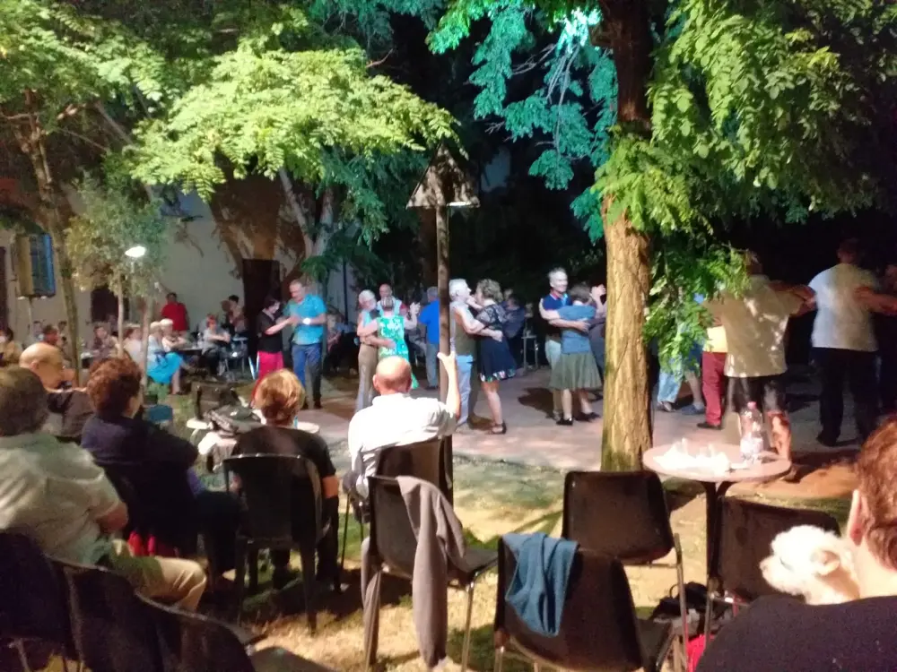 Balera sotto le stelle: lunedì 3 alle 20,30 si balla alle Terme con la musica di Stefano Linari