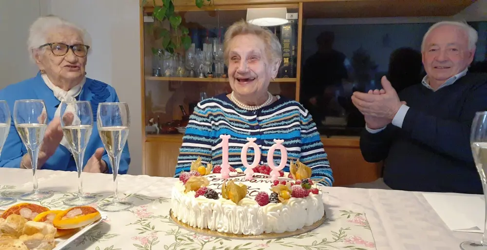 Gli auguri per i 100 anni di Clara Bernagozzi