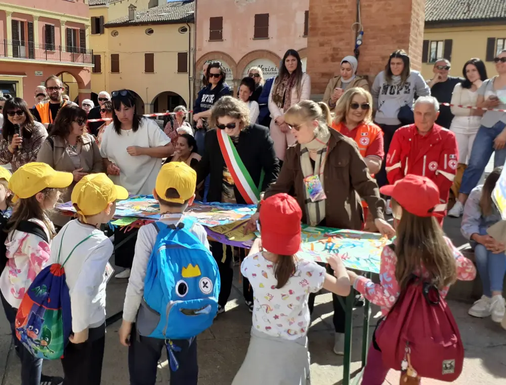 “Uno per tutti, tutti per uno”: la Lezione di Pace delle scuole castellane
