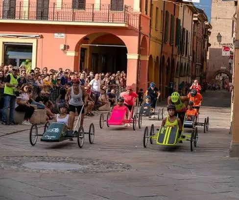 Castel San Pietro Terme celebra le donne della Carrera: 