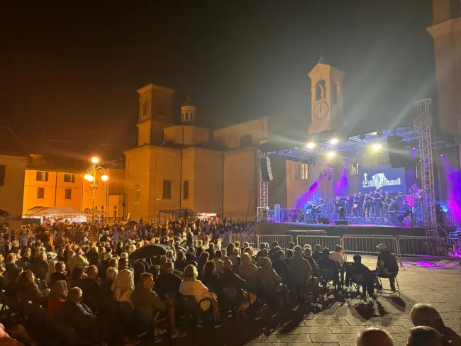 Castel San Pietro Terme si accende con le leggende della musica