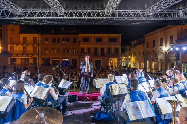 Mercoledì 9 settembre alle ore 21 “La Piazza Suona”